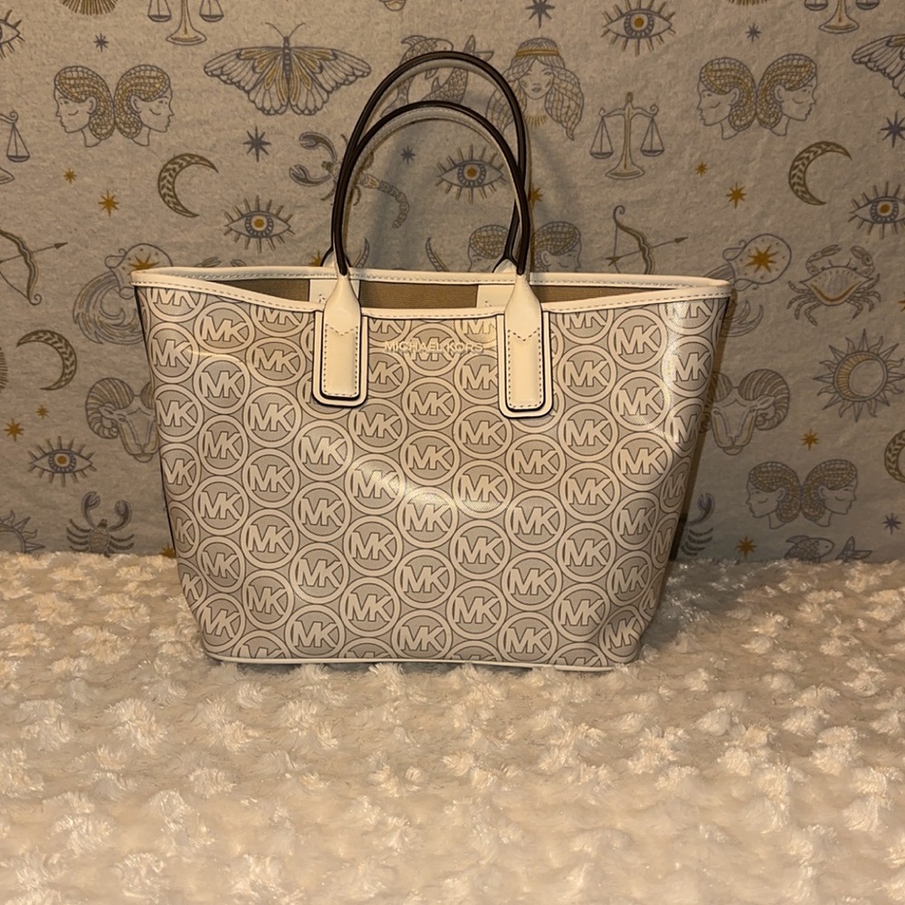 MICHAEL Michael Kors White and Tan Tote Bag